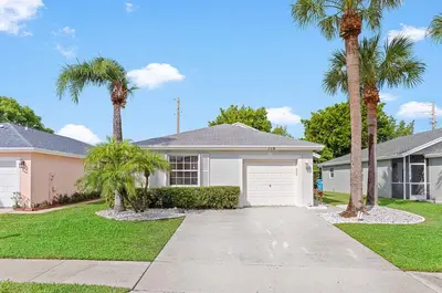 110 SUNSET Boulevard, Boynton Beach – Single Family Residence for rent