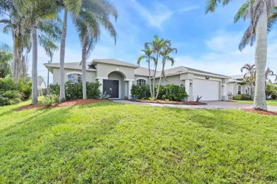 2341 SE Haddon Street, Port St. Lucie – Single Family Residence for sale