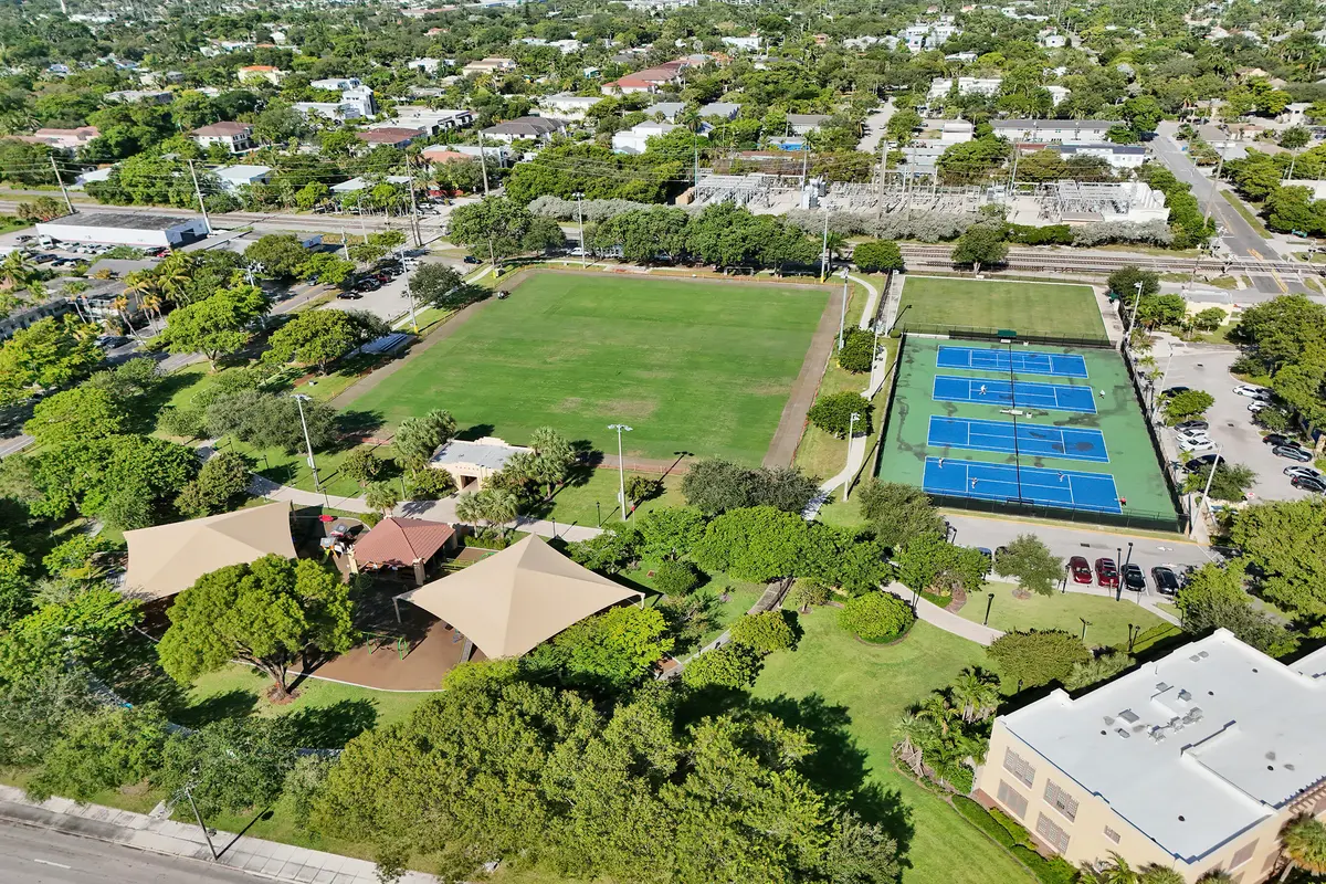 DJI_20260826094407_0134_D at 8 SE 8TH Street, Fort Lauderdale