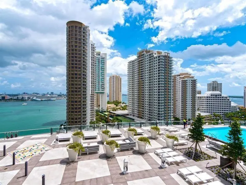 Photo 3 at 465 BRICKELL Avenue 1806, Miami