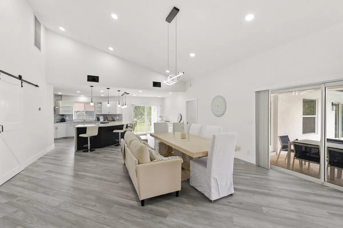 Dining Room at 15545 Meadow Wood Drive, Wellington
