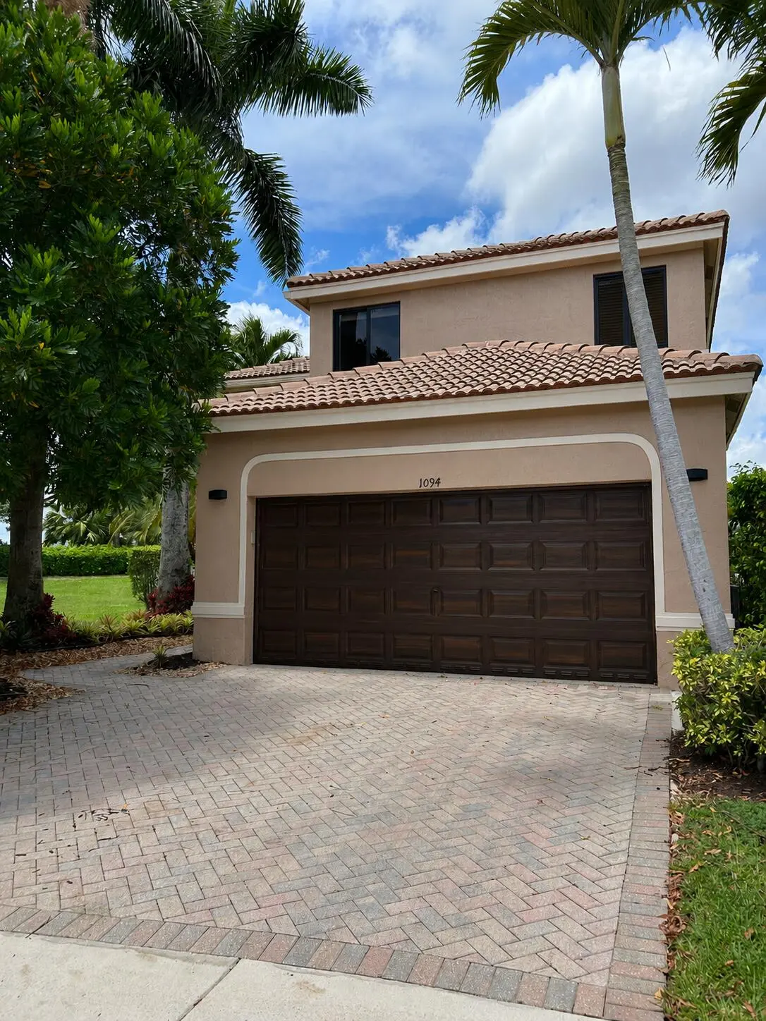 front1 at 1094 BLUEWOOD Terrace, Weston