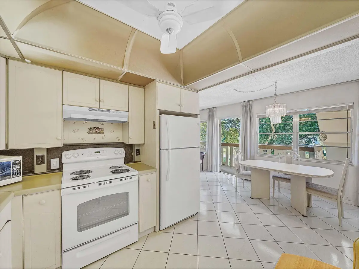 5 Kitchen (3) at 3002 Ventnor G, Deerfield Beach