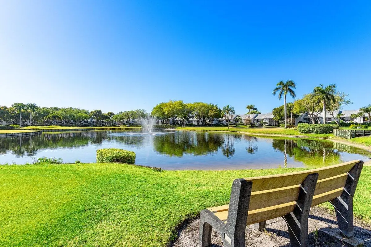 14th Tee Box at 5154 Oakhill Lane 1014, Delray Beach
