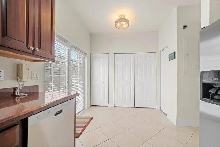 Kitchen at 948 NW 18th Avenue, Boca Raton
