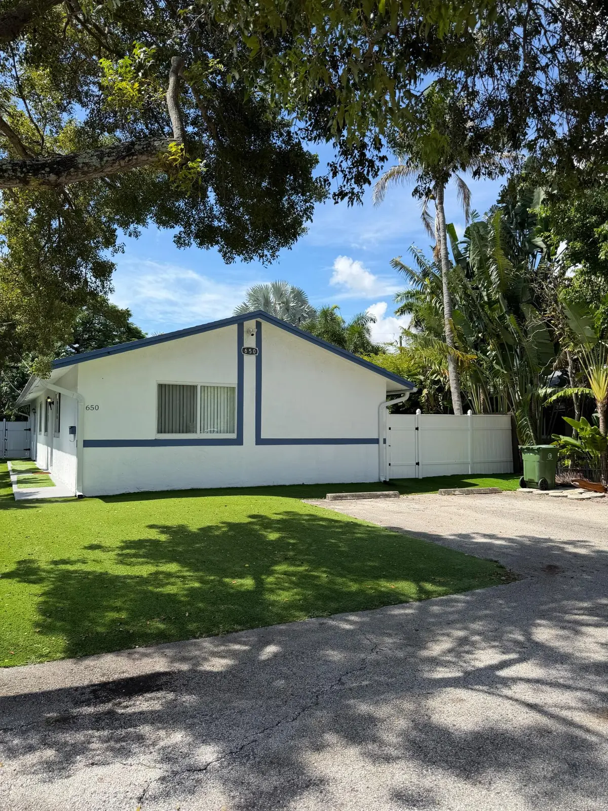 e49a8985-713a-48ca-95df-ac77b4ebb4cd at 650 NE 15TH Street A - B, Fort Lauderdale