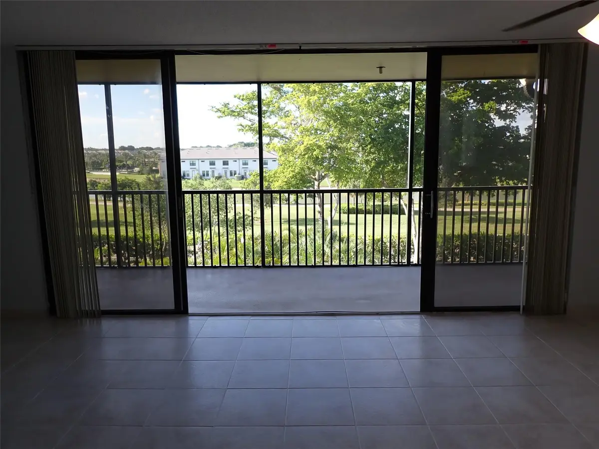 Photo 8 at 106 Lake Emerald Drive 401, Oakland Park