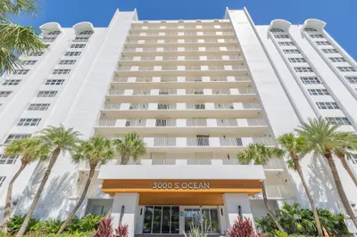 3000 S Ocean Boulevard 204, Boca Raton – Condominium for rent