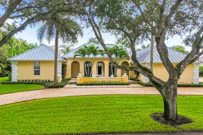 18444 SE Heritage Drive, Tequesta – Single Family Residence for rent