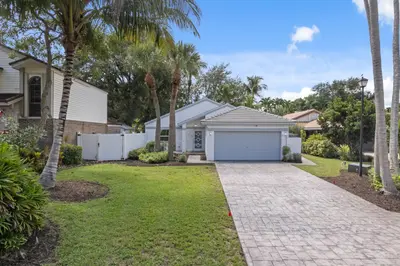 4120 NW 1st Court, Delray Beach – Single Family Residence for sale