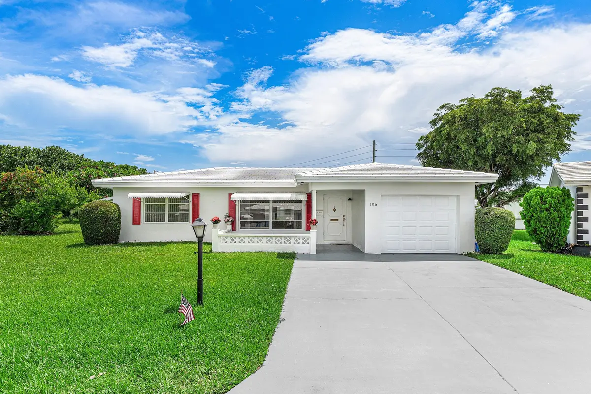 Beautiful Edgewood model at 106 NW 10th Court, Boynton Beach