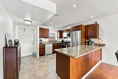 805 W Oakland Park Boulevard, Oakland Park – Condominium for sale