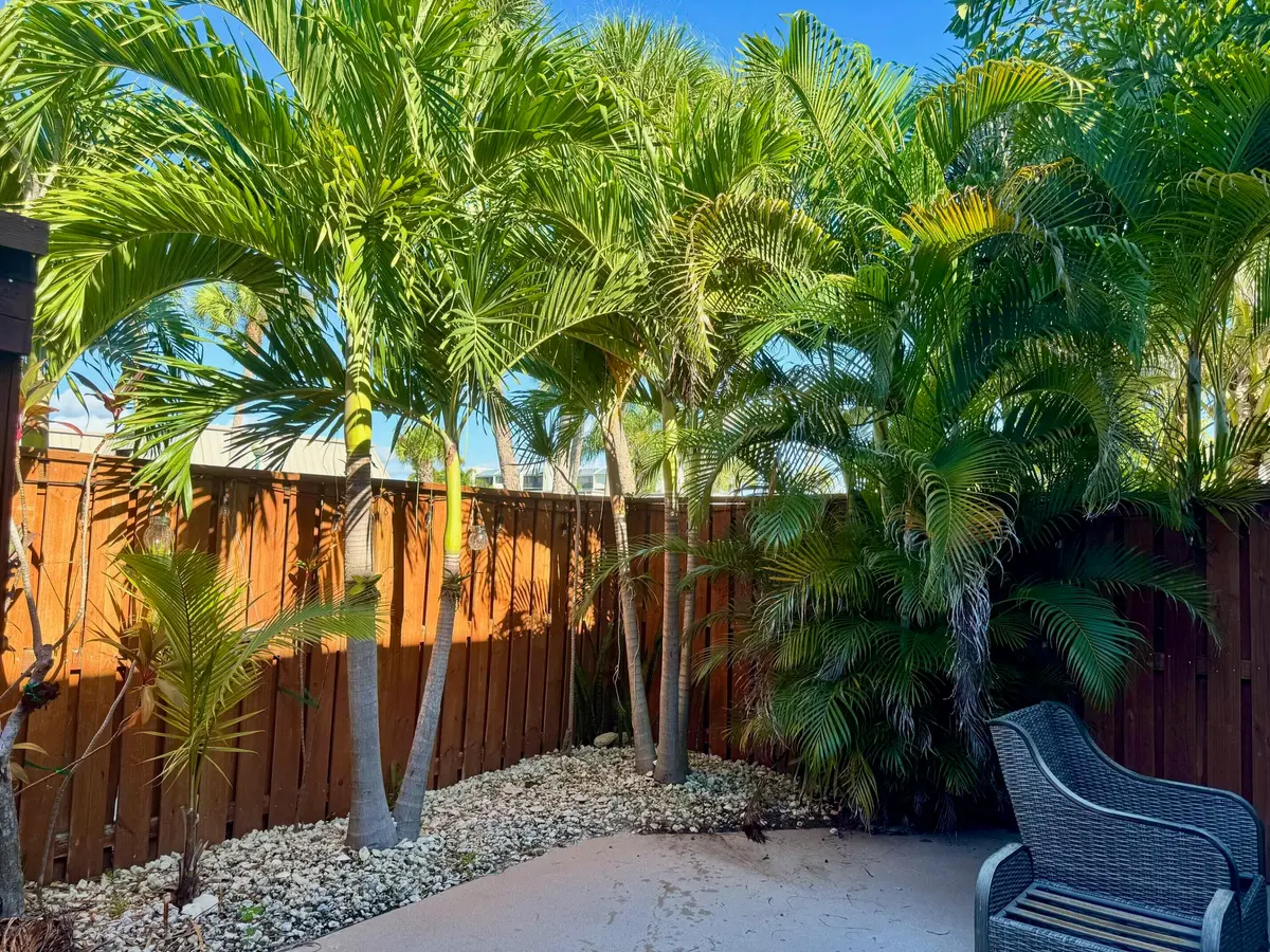 03_beyc6aa055d940bbe at 1420 Ocean Way 25A, Jupiter