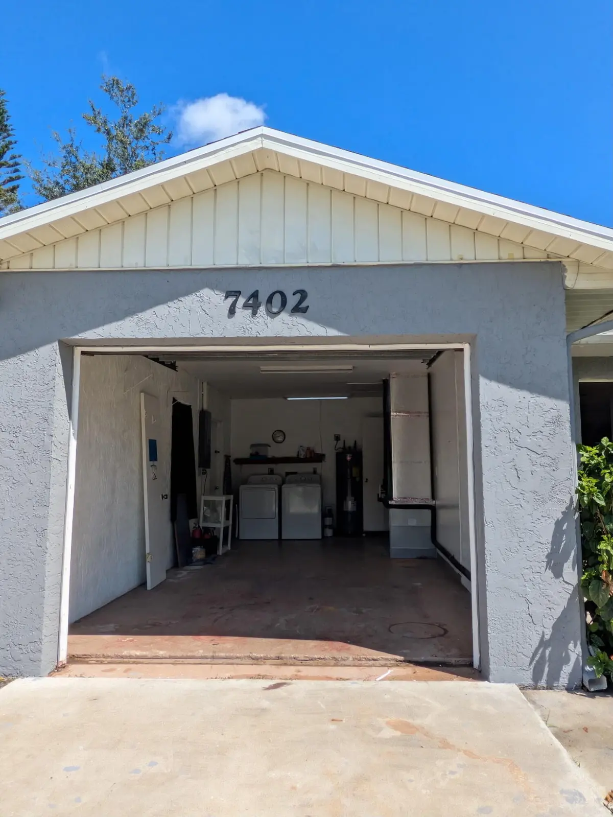 One car garage at 7402 LAKELAND Boulevard, Fort Pierce