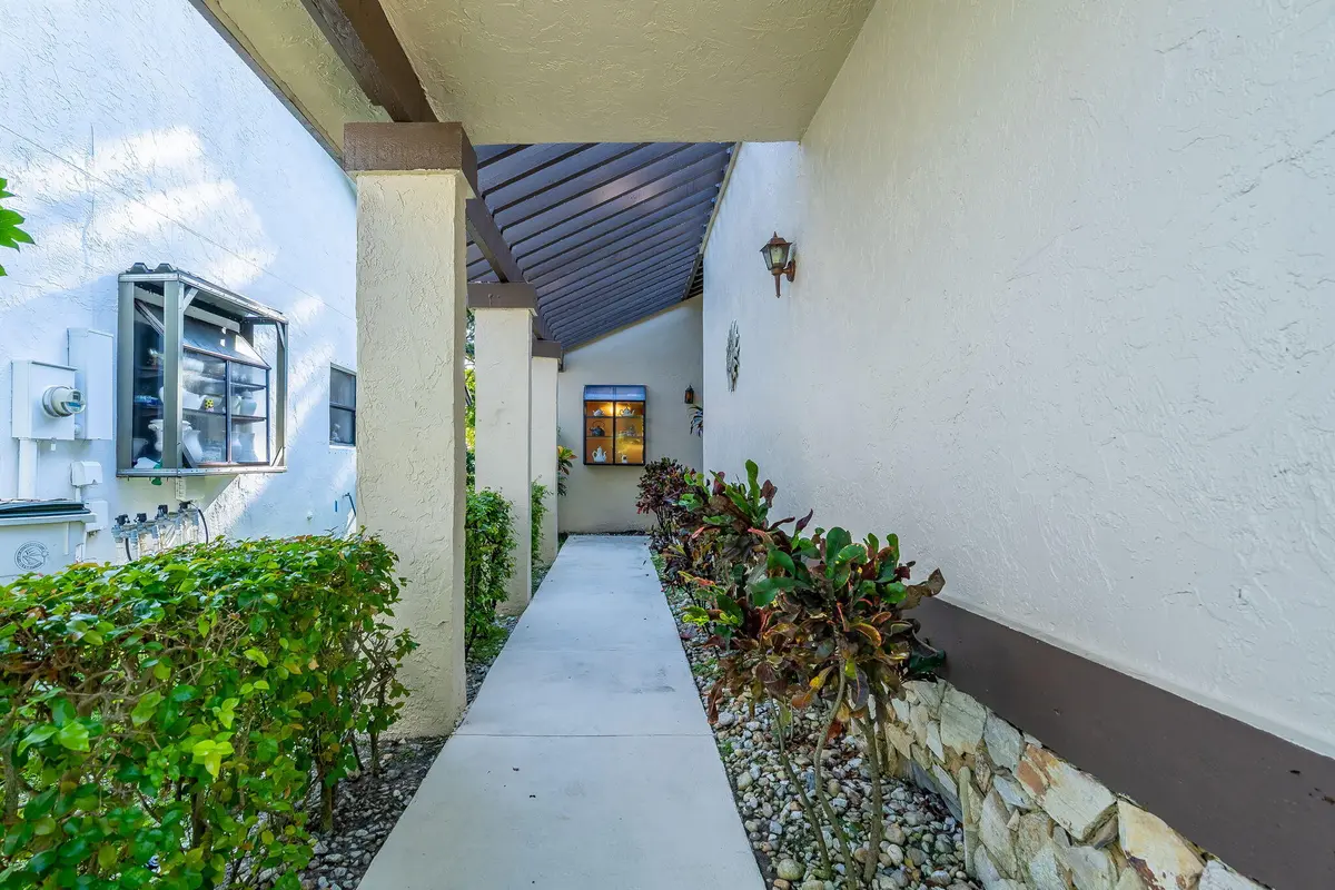 Entrance at 2420 Fiddleleaf Avenue, Coconut Creek