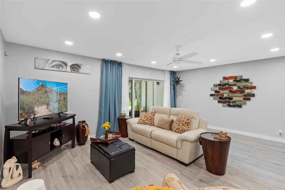 Photo 9 at 3063 N PALM AIRE Drive 3063, Pompano Beach