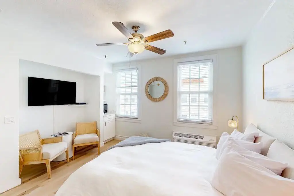 20240829182028912748000000-o (1) at 235 Sunrise Avenue 3215, Palm Beach