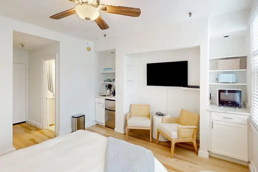 20240829182027512670000000-o (1) at 235 Sunrise Avenue 3215, Palm Beach