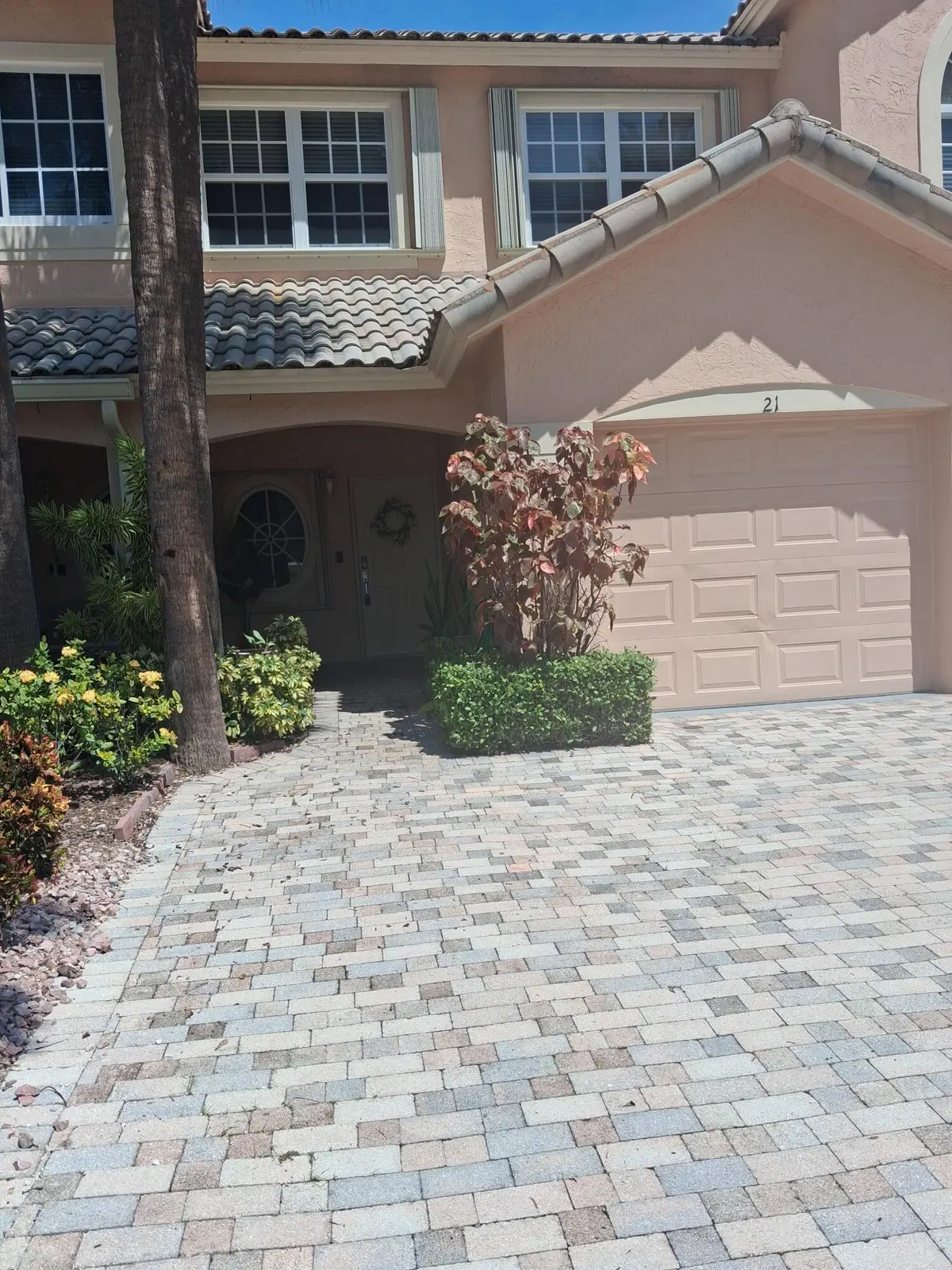 front21 at 1717 S Ocean Boulevard 21, Pompano Beach