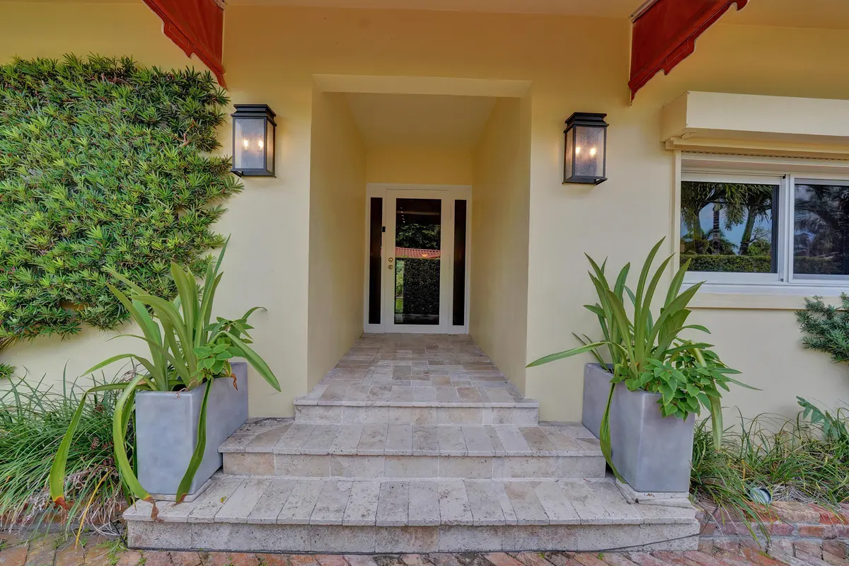 Entrance at 2001 Intracoastal Drive, Fort Lauderdale