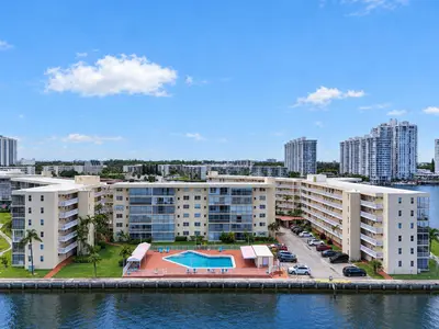 2999 POINT EAST Drive C109, Aventura – Condominium for sale