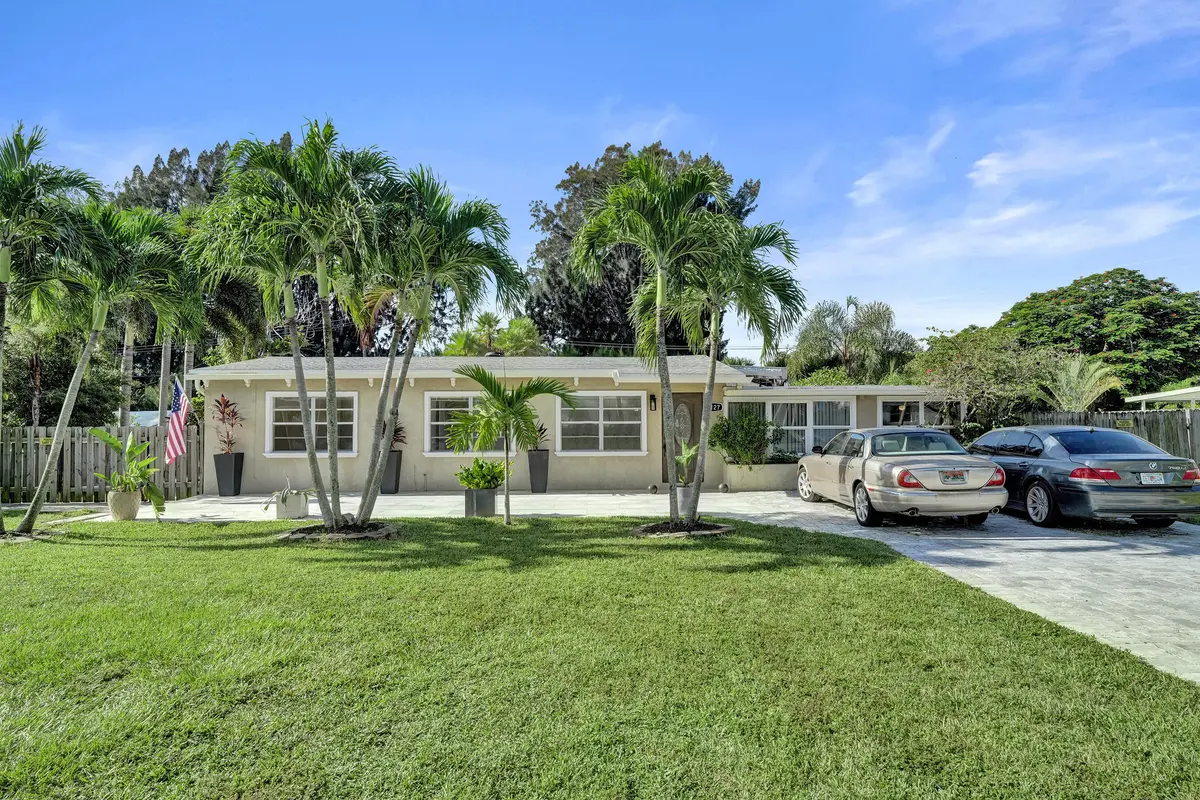 3127 Carol Avenue, Palm Springs, FL – photo 2