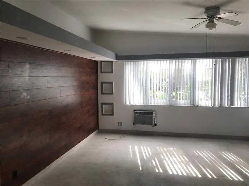 Photo 4 at 725 S 20TH Avenue 1, Hollywood