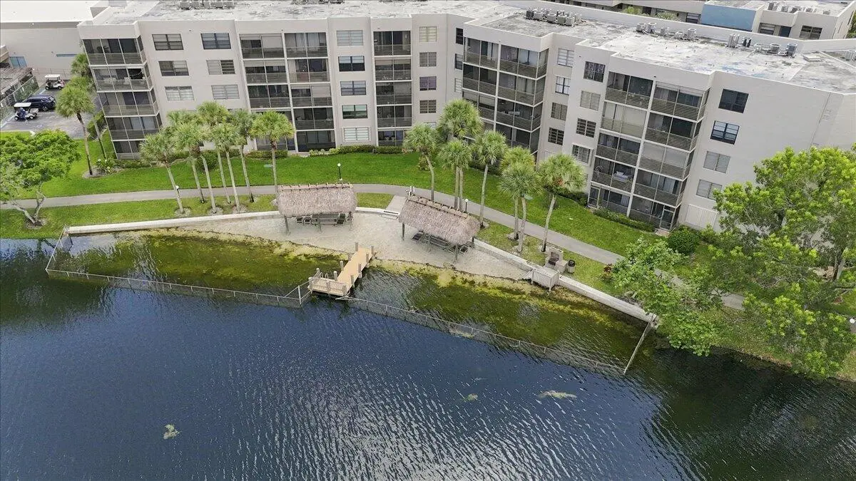 04-005_DJI_20260908131802_0254_D at 1100 COLONY POINT Circle 121, Pembroke Pines