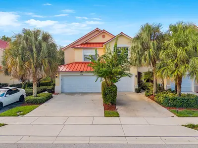 1106 Pinewood Lake Court, Greenacres – Townhouse for sale