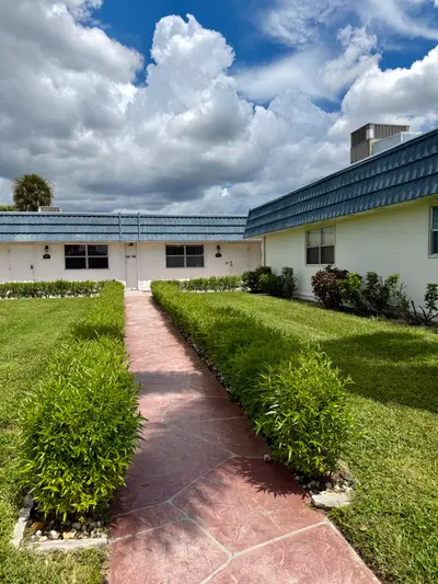 119 WATERFORD, Delray Beach – Condominium for rent
