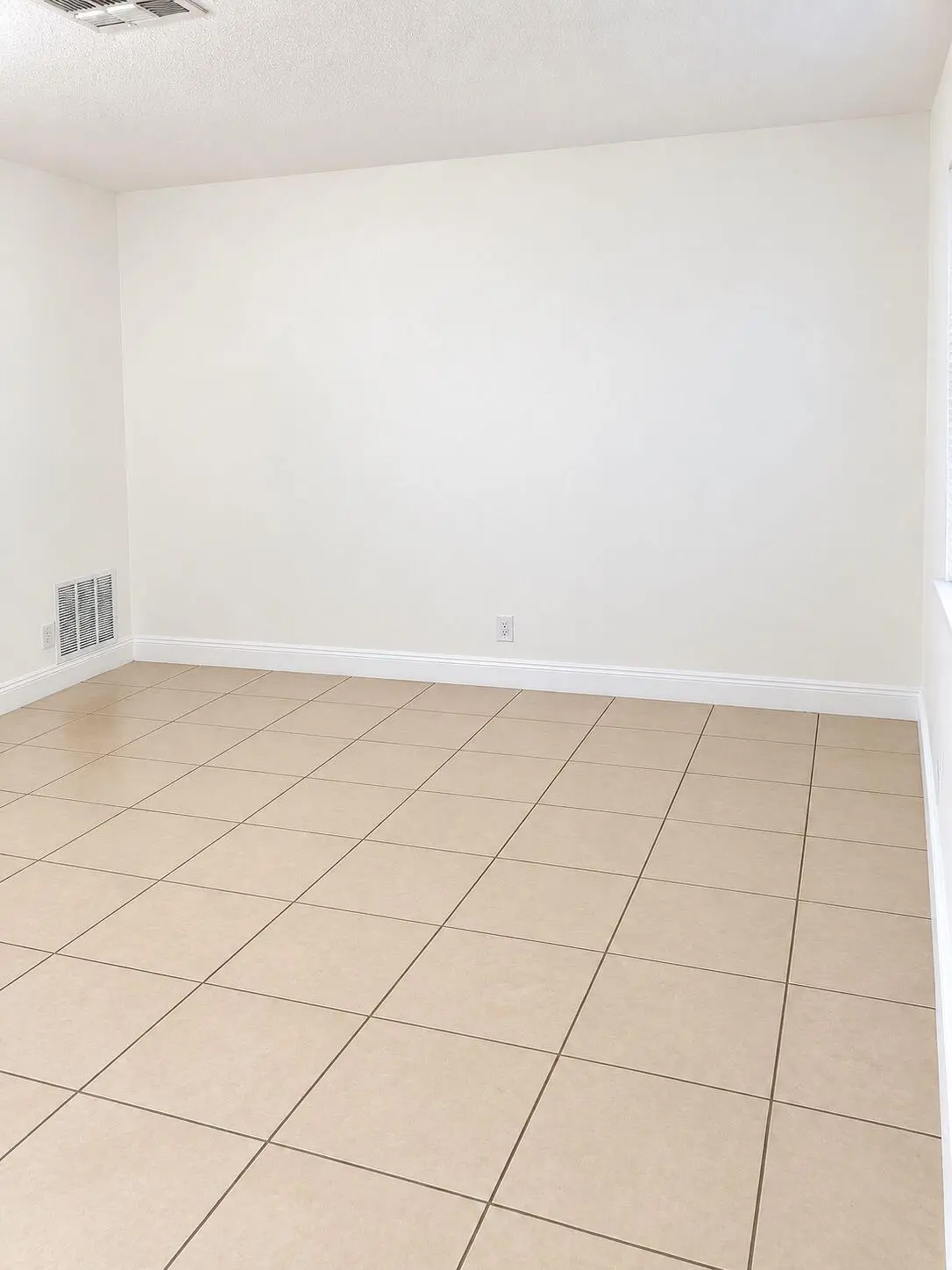 3640 NE 1st Avenue 2, Oakland Park, FL – photo 4