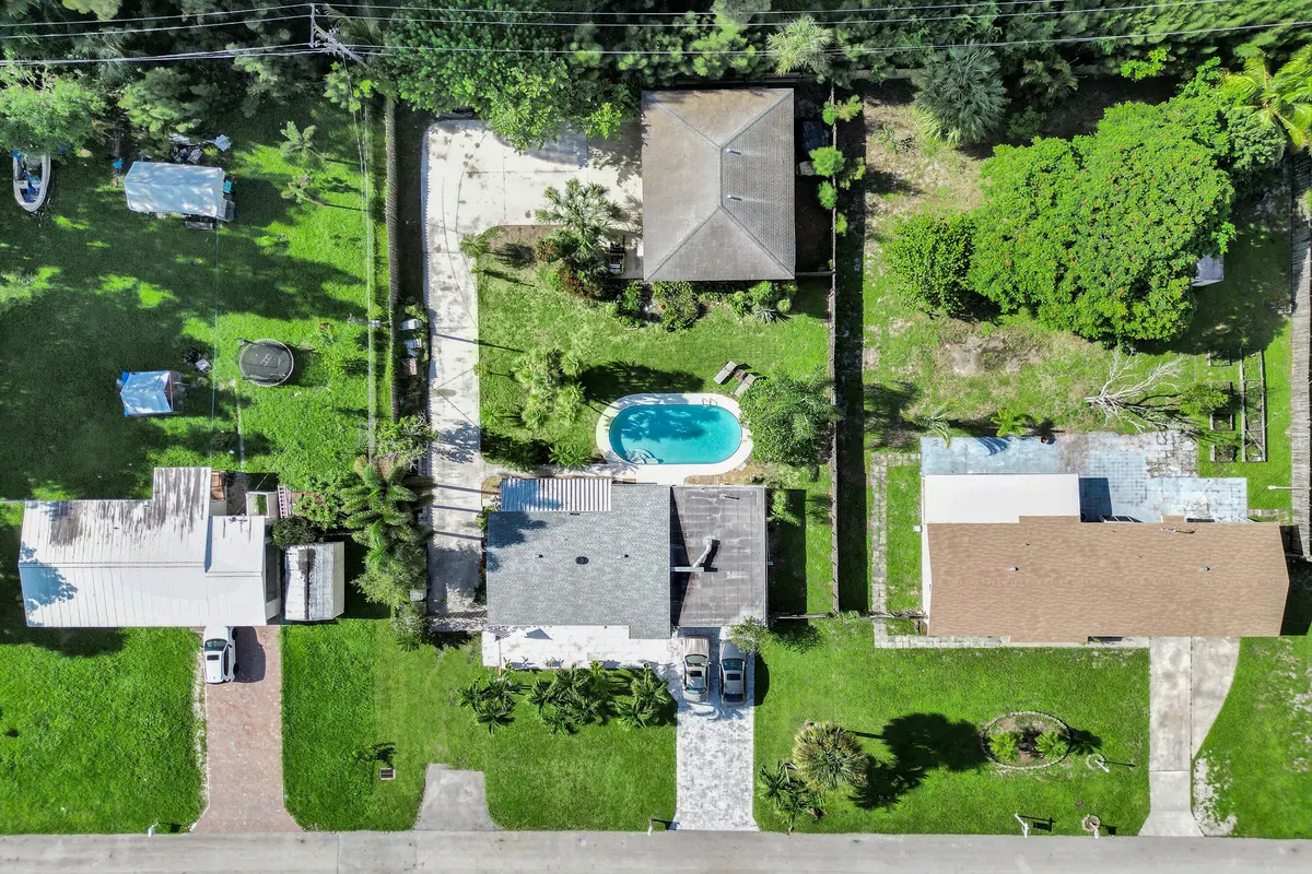 3127 Carol Avenue, Palm Springs, FL – photo 6