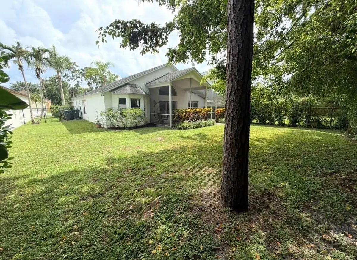 Backyard at 15067 Oak Chase Court, Wellington