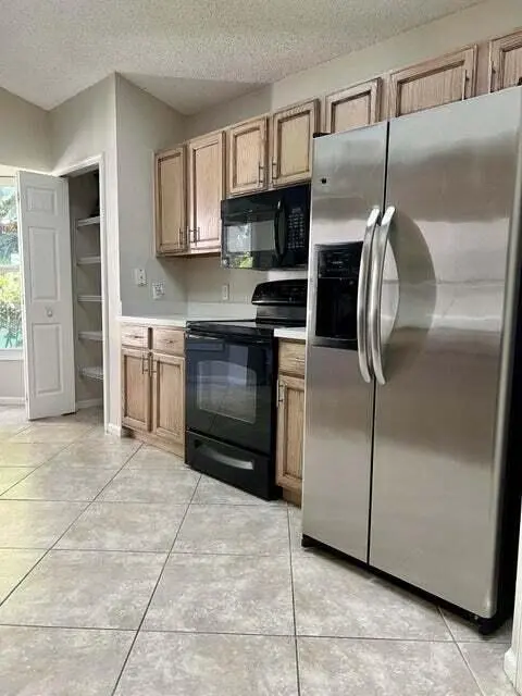 Kitchen at 15067 Oak Chase Court, Wellington