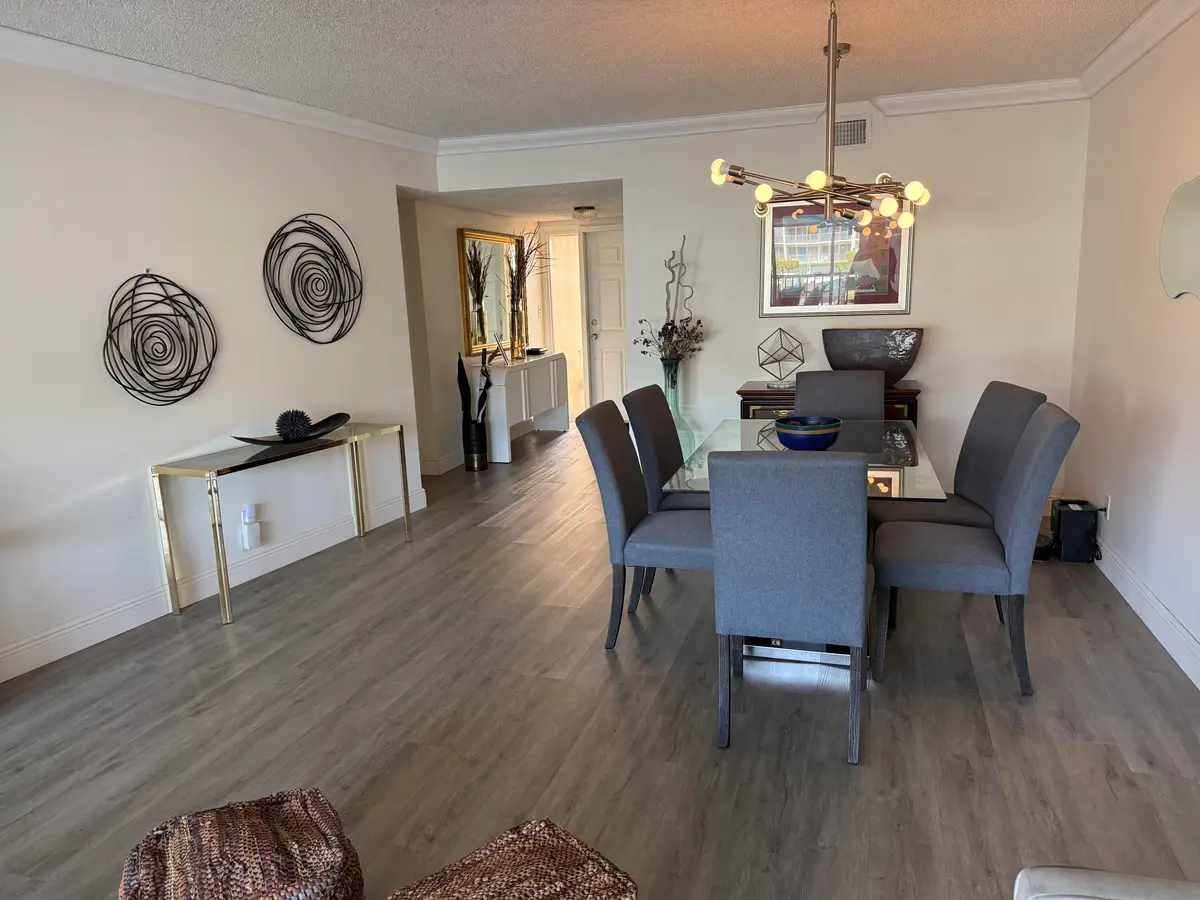 dining foyer at 1537 E HILLSBORO Boulevard 238, Deerfield Beach
