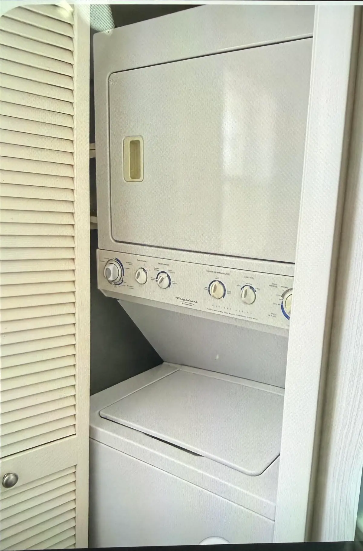 laundry at 1537 E HILLSBORO Boulevard 238, Deerfield Beach