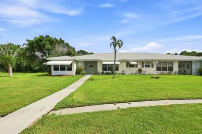 912 Savannas Point Drive Apt b, Fort Pierce – Condominium for sale