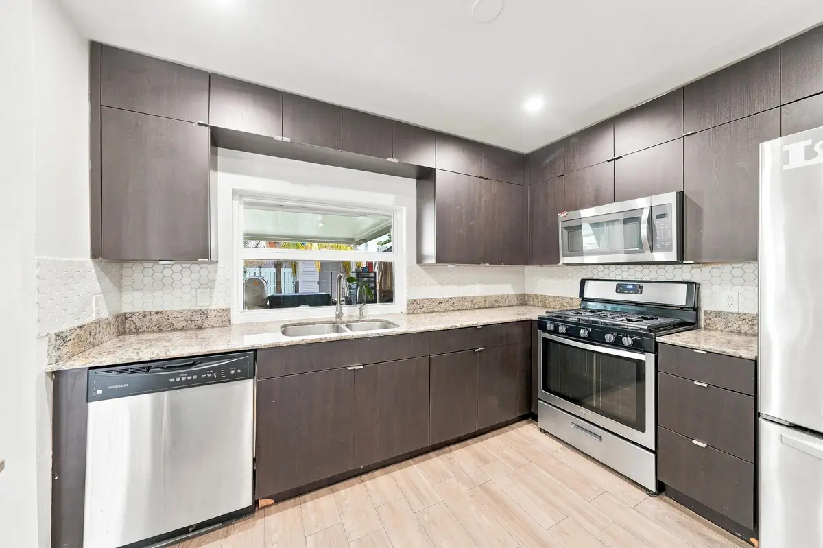 11351 NW 37TH Place, Sunrise, FL – photo 6