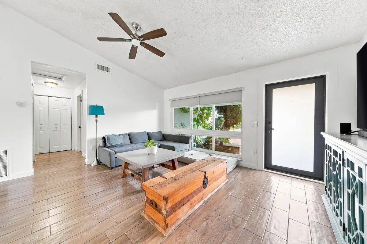 11351 NW 37TH Place, Sunrise, FL – photo 2