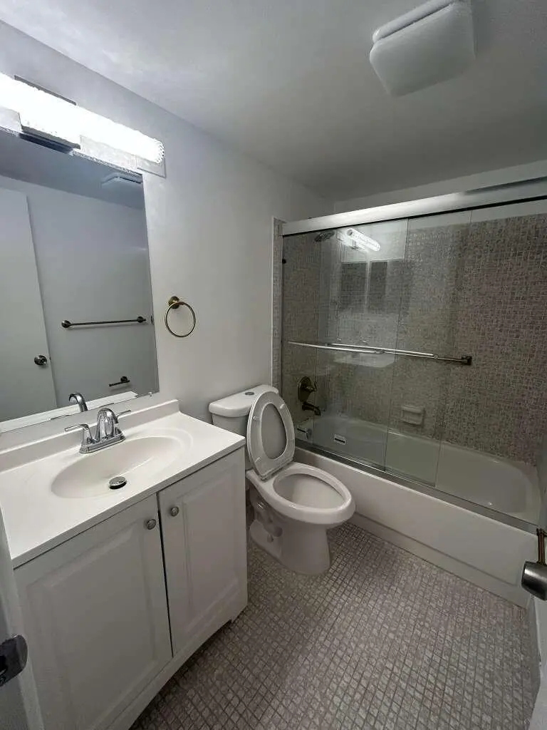 BATHROOM 3 at 4119 Newport U, Deerfield Beach