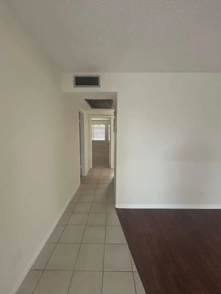 HALLWAY at 4119 Newport U, Deerfield Beach