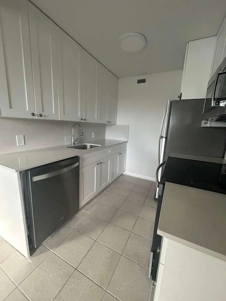 kitchen 1 at 4119 Newport U, Deerfield Beach