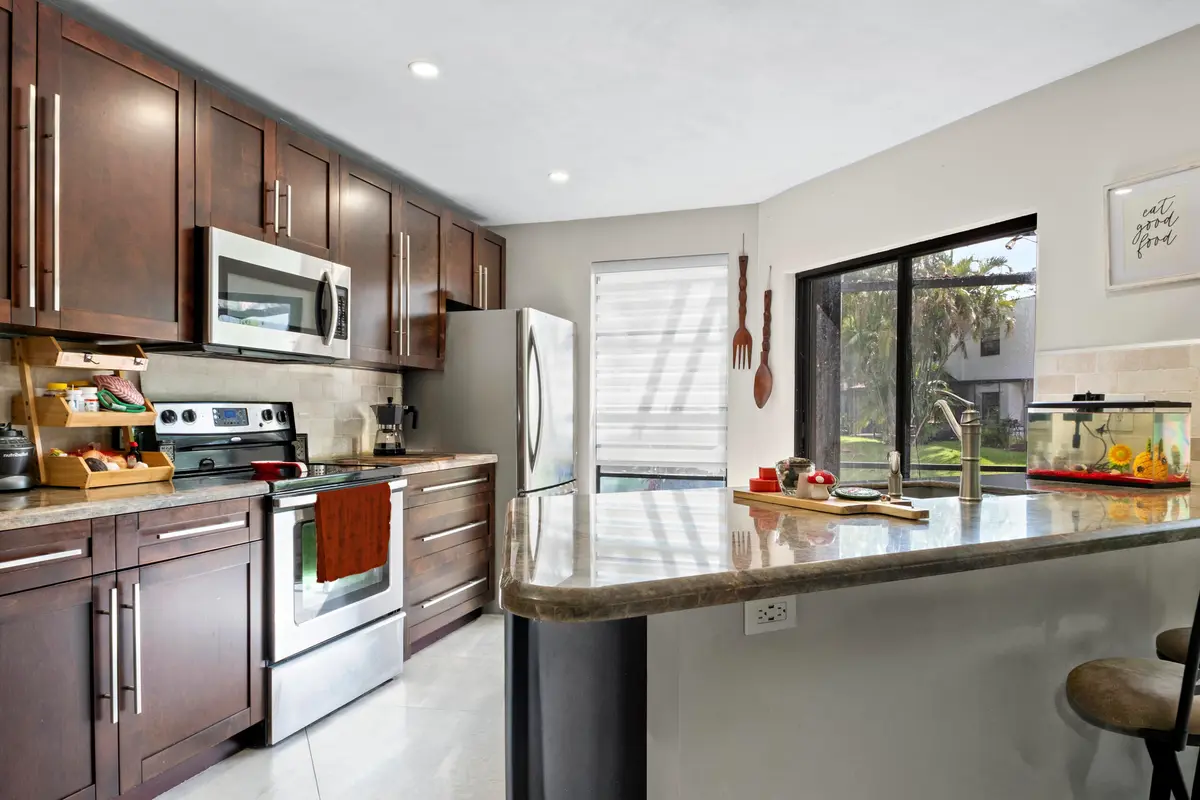 R_F016 at 367 NW 36TH Avenue 367, Deerfield Beach
