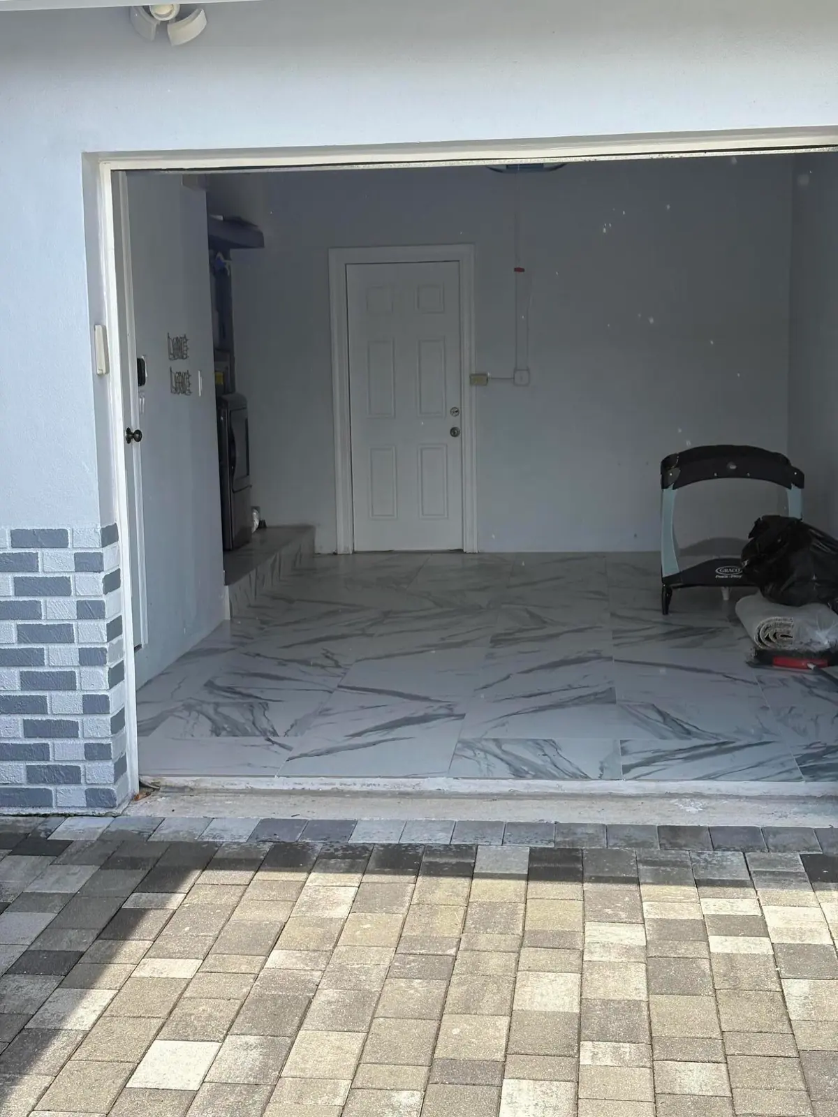 garage opened at 8250 SW 8TH Court, North Lauderdale