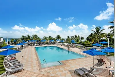100 Lincoln Road 411A, Miami Beach – Condominium for rent