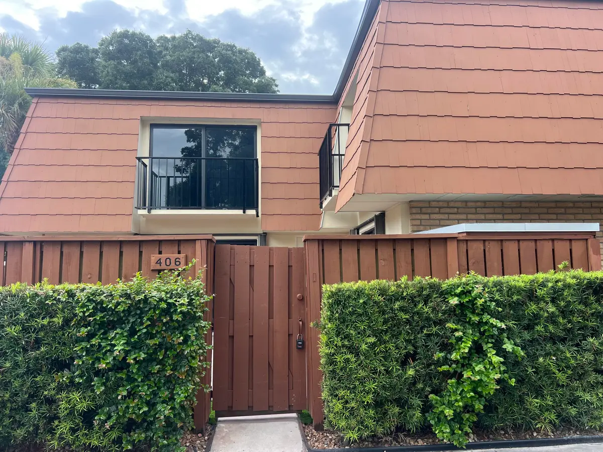 Front View at 406 BUTTONWOOD Lane, Boynton Beach