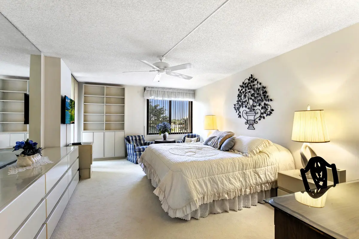 master at 2480 Presidential Way 403, West Palm Beach
