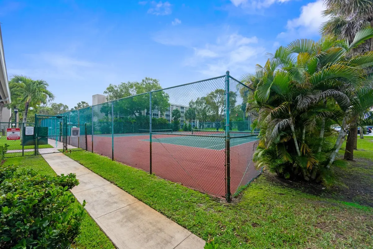 Photo 4 at 8735 RAMBLEWOOD Drive 409, Coral Springs