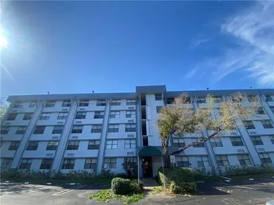 2401 RIVERSIDE Drive 517, Coral Springs – Apartment for rent