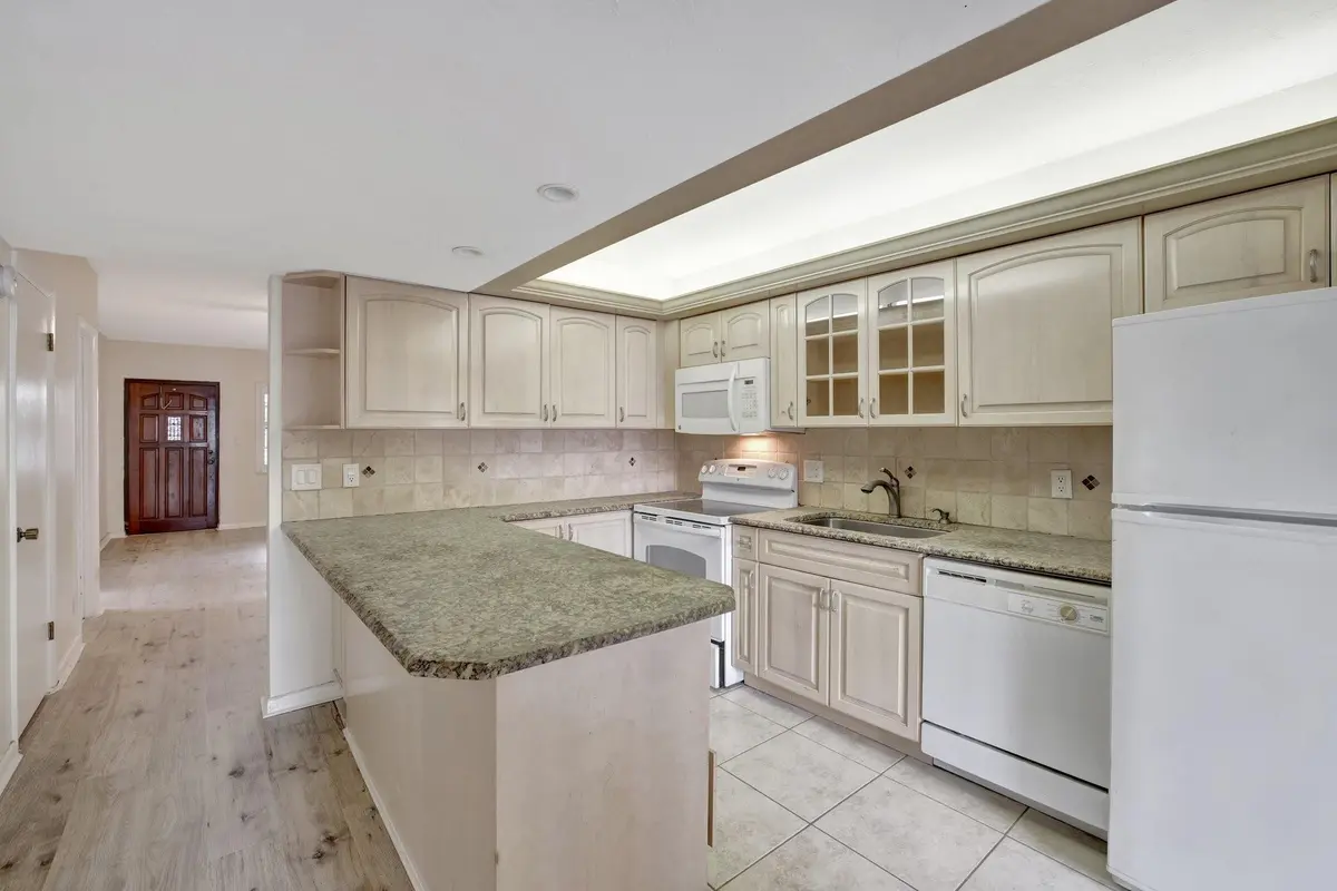 Kitchen at 917 NE 16TH Avenue 7, Fort Lauderdale